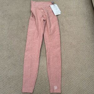 Bombshell scrunch leggings curves peach NWT size XS